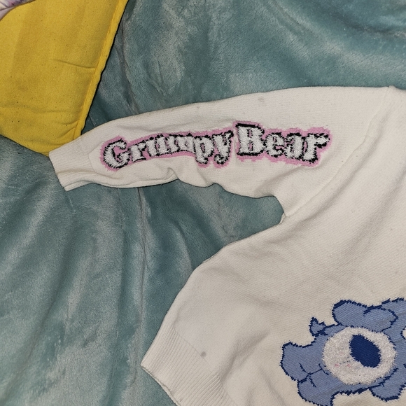 Forever 21 Kids White Sweater with Blue Care Bear Design Grumpy Bear - Picture 2 of 14